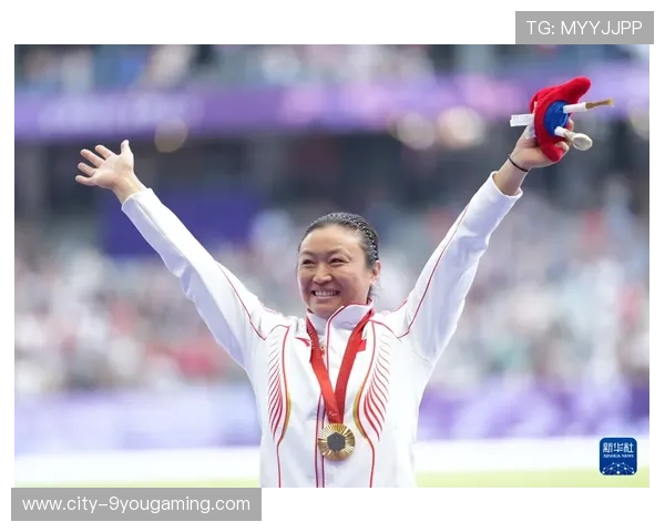 女子铁饼项目竞争激烈，数名选手表现接近
