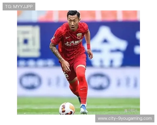 上海海港徐新直塞破防，前锋李明破门——引领足球新风潮